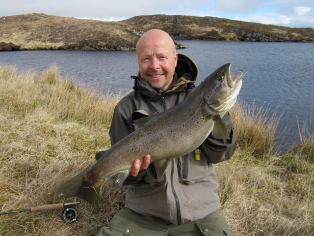 Wee Loch Rod enormous trout